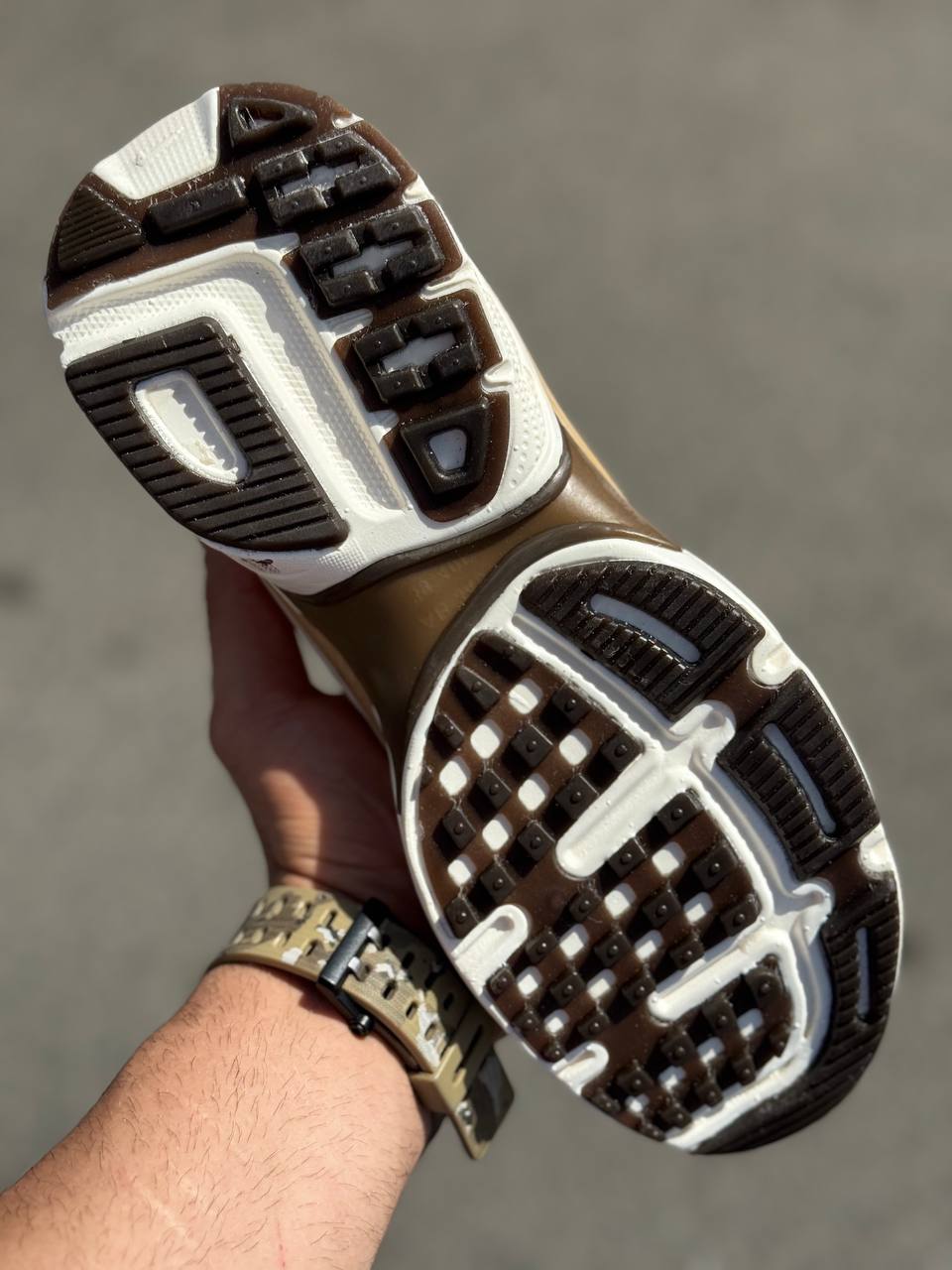 کتونی نایک مدل نایک وی تو کی رنگ کرم (Nike V2K Run)کد24