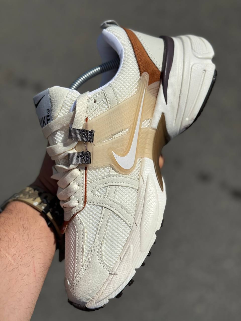 کتونی نایک مدل نایک وی تو کی رنگ کرم (Nike V2K Run)کد24