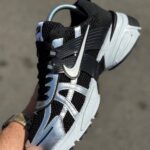 کتونی نایک مدل Nike V2K Run رنگ مشکی نقره ای کد25