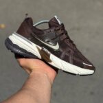 کتونی نایکی مدل Nike V2K Run رنگ قهوهای شکلاتی کد13