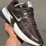 کتونی نایکی مدل Nike V2K Run رنگ قهوهای شکلاتی کد13