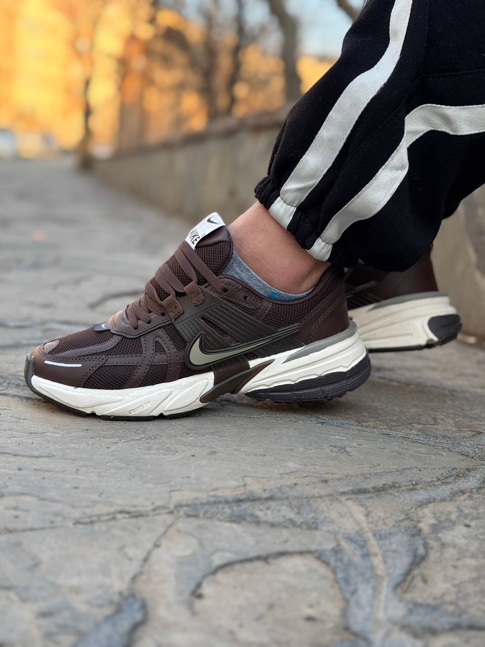 کتونی نایکی مدل Nike V2K Run رنگ قهوهای شکلاتی کد13