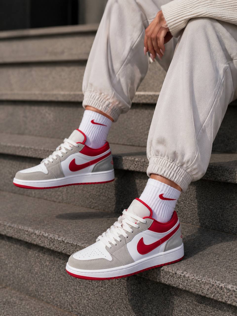 کتونی نایک ایر جردن ۱ لو خاکستری قرمز - Nike Air Jordan 1 Low Light Smoke Grey Redکد40