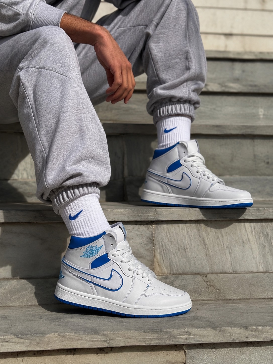 کتونی نایک جردن ۱ ساقدار سفید آبی (Air Jordan 1 High)کد39